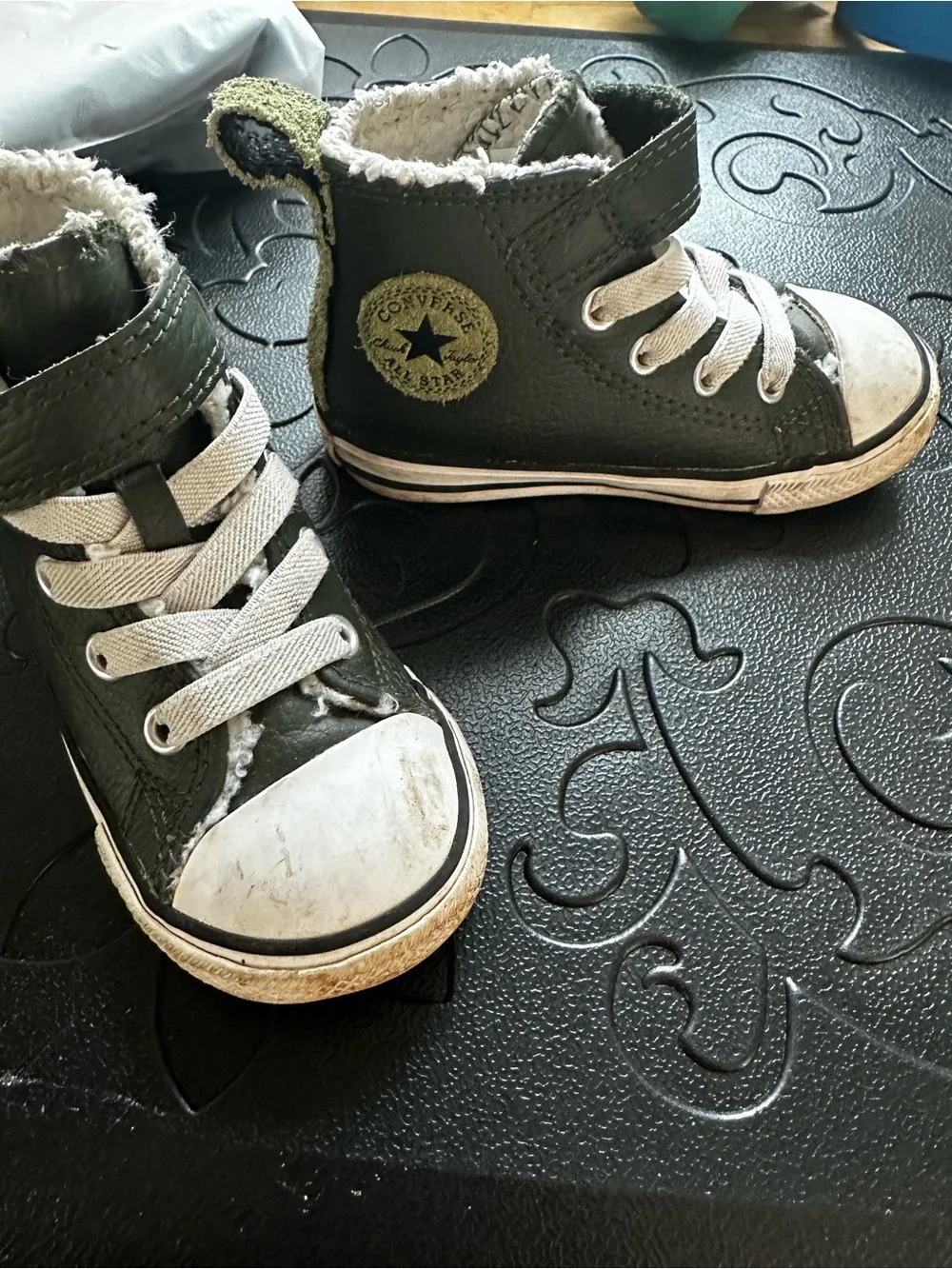 Converse Toddler size 6 Olive High-Top Sneakers with Sherpa Collar